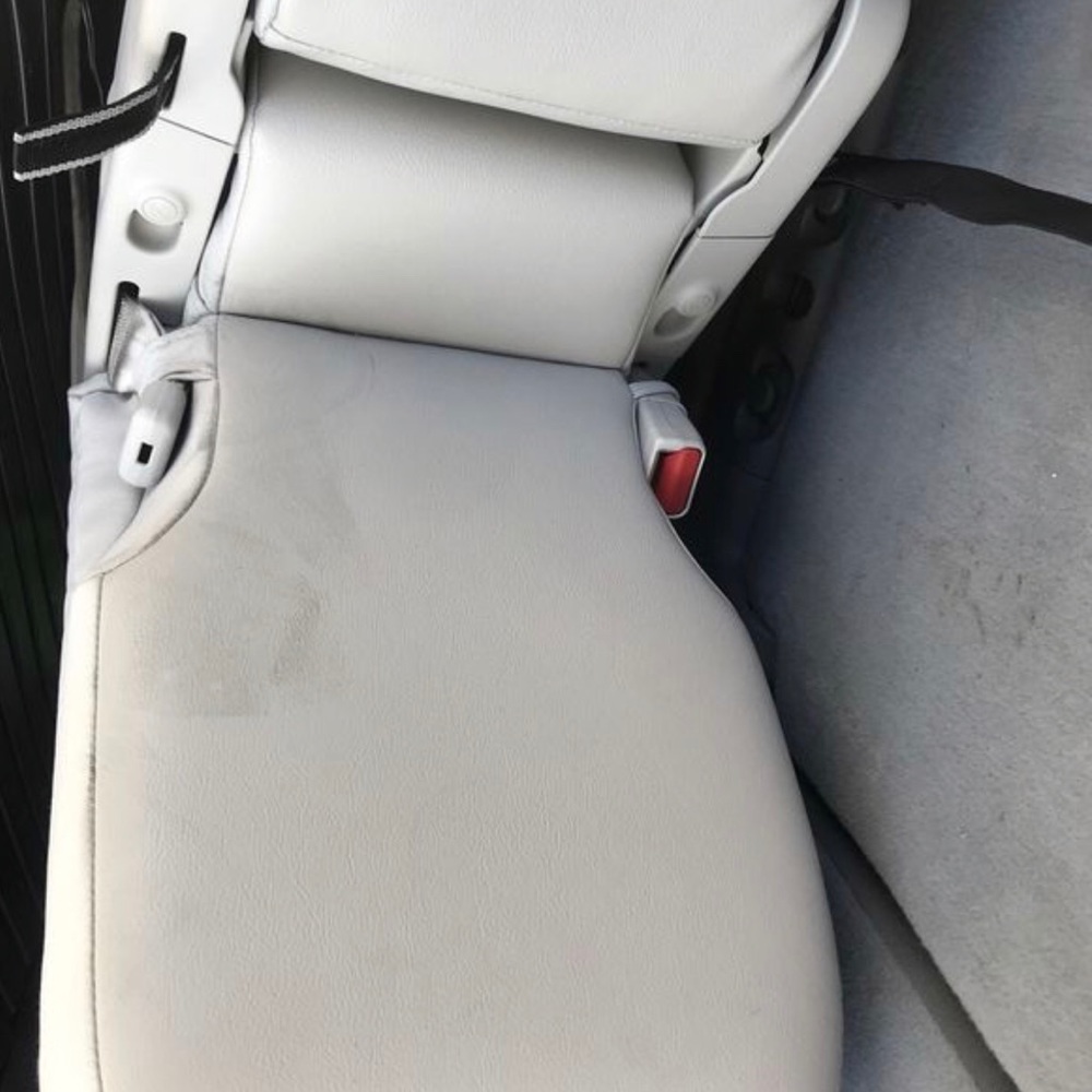Chrysler Pacifica 2nd row jump seat